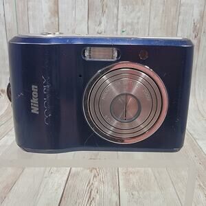 Nikon COOLPIX L18 – 8MP 3X Zoom Digital Camera Blue Used Working
